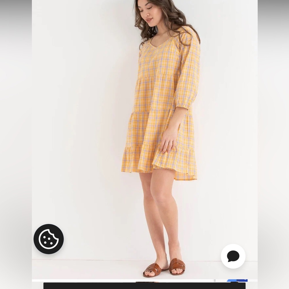 NWT- relaxed throw on easy breezy yellow plaid dress.